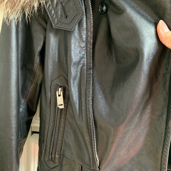 Fur collar leather jacket - Picture 8 of 10